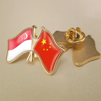 Singapur ja Hiina Ületanud Topelt Sõprus Lipud Rinnamikrofon Nööpnõelad Sõle Märgid